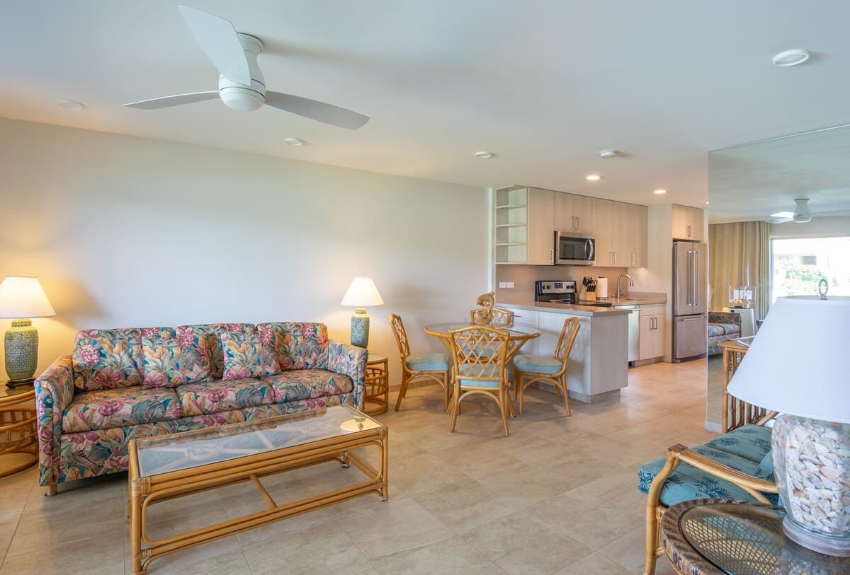 Hotel in Lahaina · ★4.75 · 1 bedroom · 2 beds · 1 private bath - Photo 2