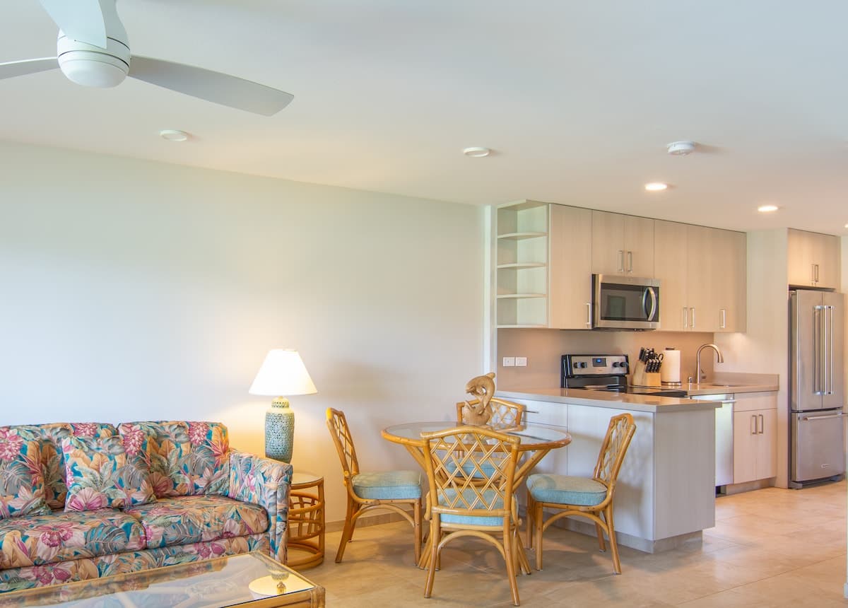 Hotel in Lahaina · ★4.75 · 1 bedroom · 2 beds · 1 private bath - Photo 3