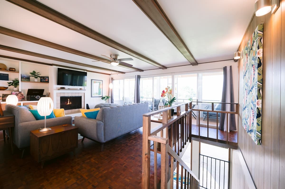 Home in Hilo · ★4.96 · 3 bedrooms · 4 beds · 2 shared baths - Photo 2