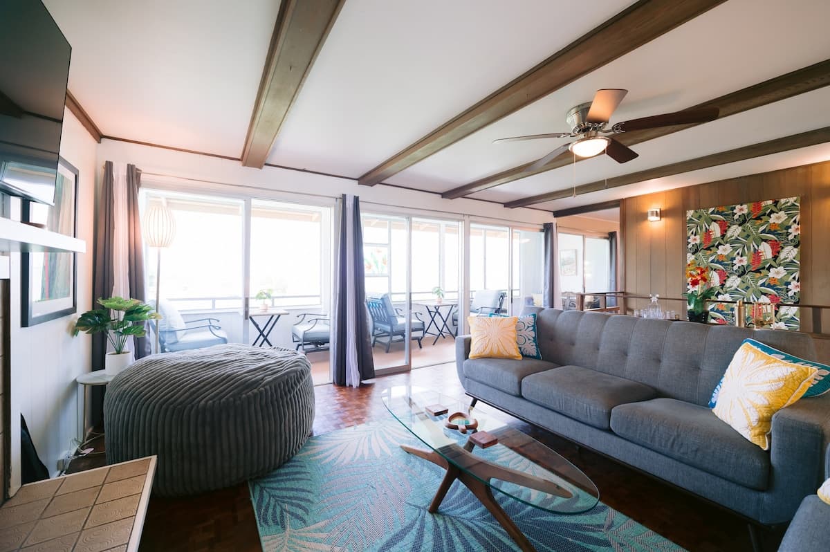 Home in Hilo · ★4.96 · 3 bedrooms · 4 beds · 2 shared baths - Photo 4