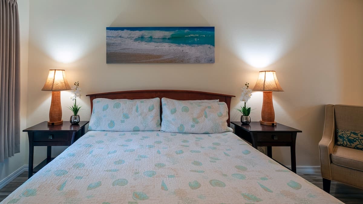 Condo in Kapaa · ★4.7 · 1 bedroom · 1 bed · 1 shared bath - Photo 2