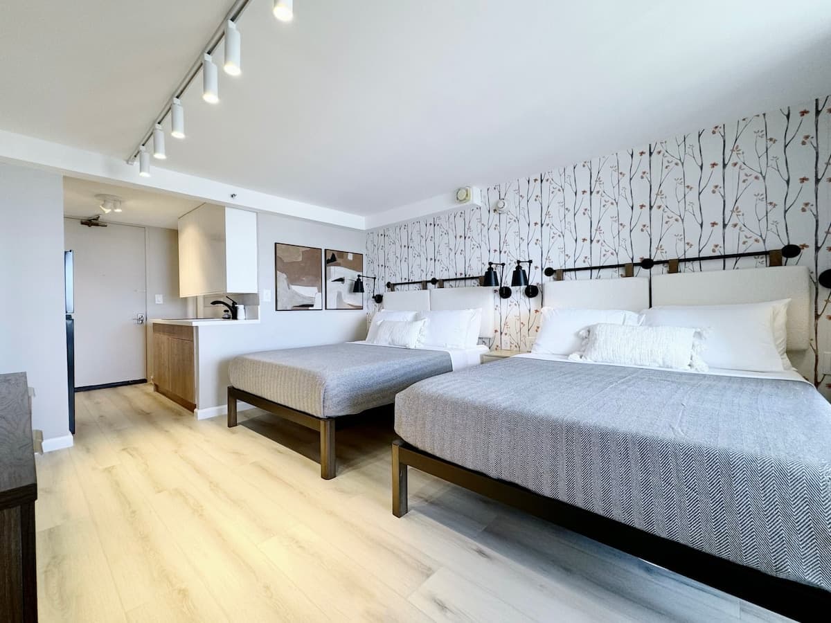 40FL-Ocean & Diamond Head Views-Premium Studio - Photo 2