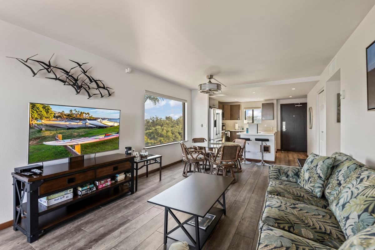 Condo in Kihei · ★4.93 · 2 bedrooms · 4 beds · 2 baths - Photo 4