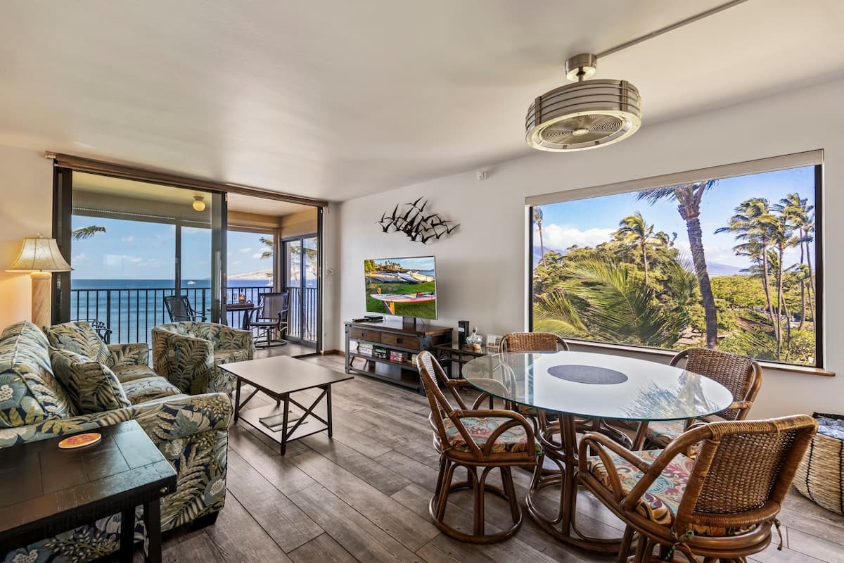 Condo in Kihei · ★4.93 · 2 bedrooms · 4 beds · 2 baths - Photo 1