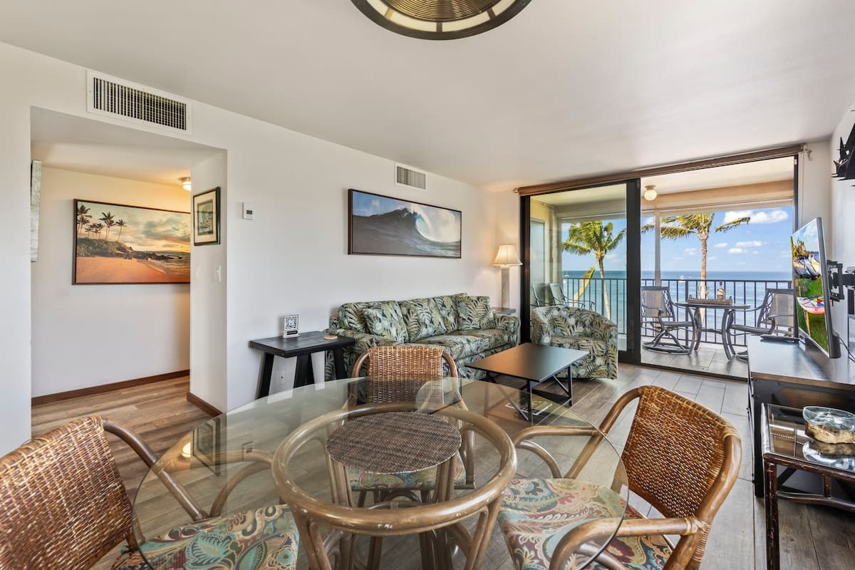 Condo in Kihei · ★4.93 · 2 bedrooms · 4 beds · 2 baths - Photo 5