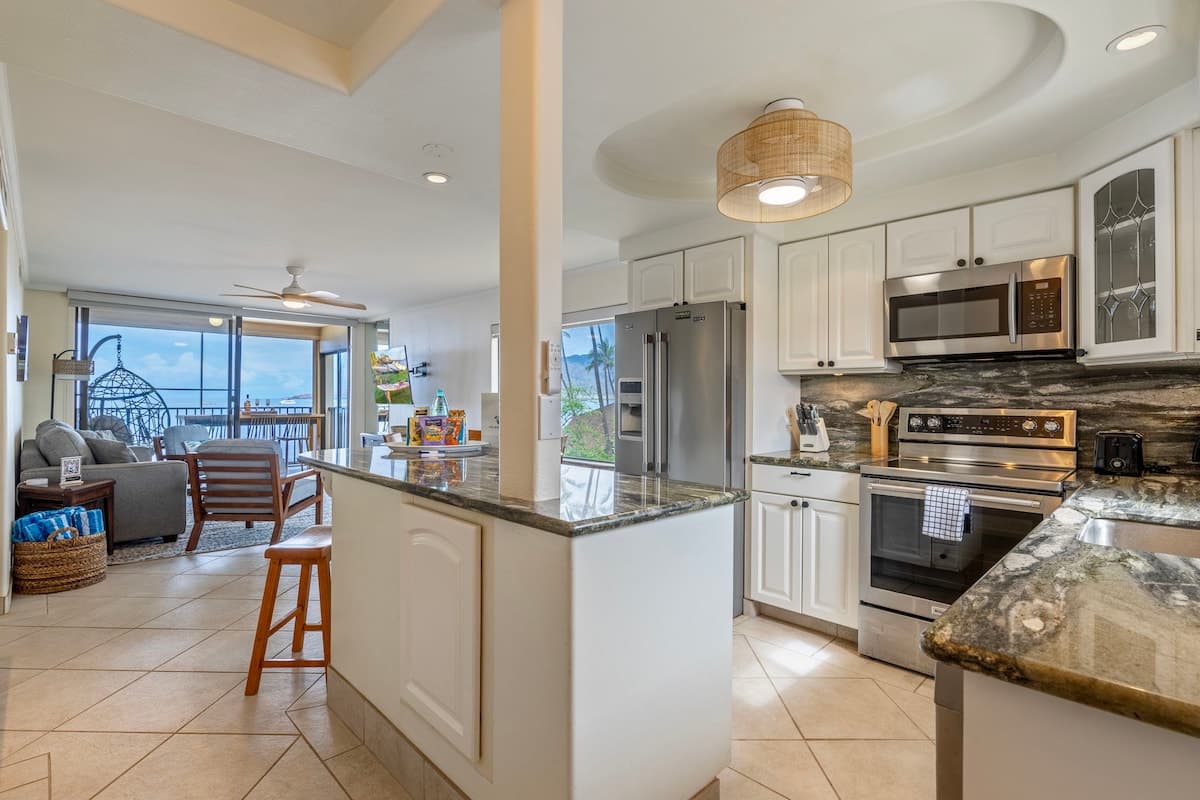 Condo in Kihei · ★4.94 · 2 bedrooms · 3 beds · 2 private baths - Photo 4