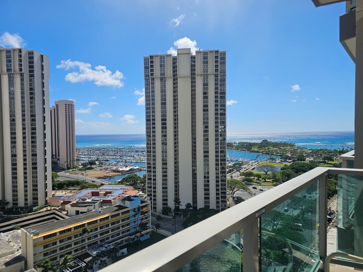 Condo in Honolulu · ★4.92 · Studio · 2 beds · 1 shared bath - Photo 1