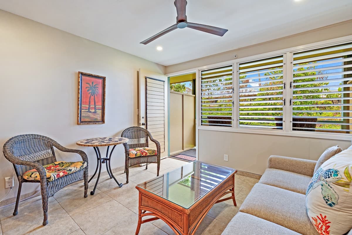 Condo in Lahaina · ★5.0 · Studio · 2 beds · 1 bath - Photo 4