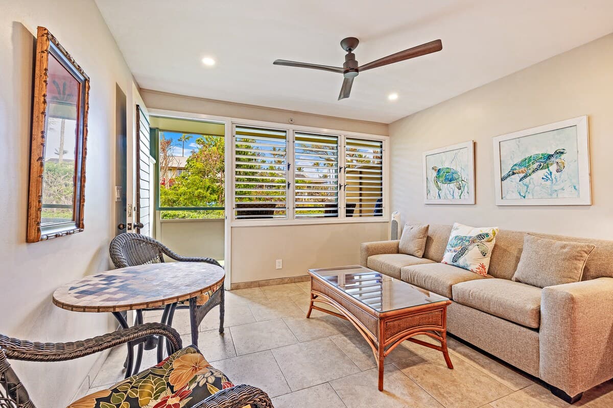 Condo in Lahaina · ★5.0 · Studio · 2 beds · 1 bath - Photo 3