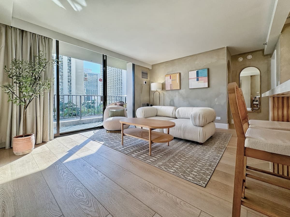*Close to Beach Modern 1BR in Waikiki w/Parking* - Photo 5