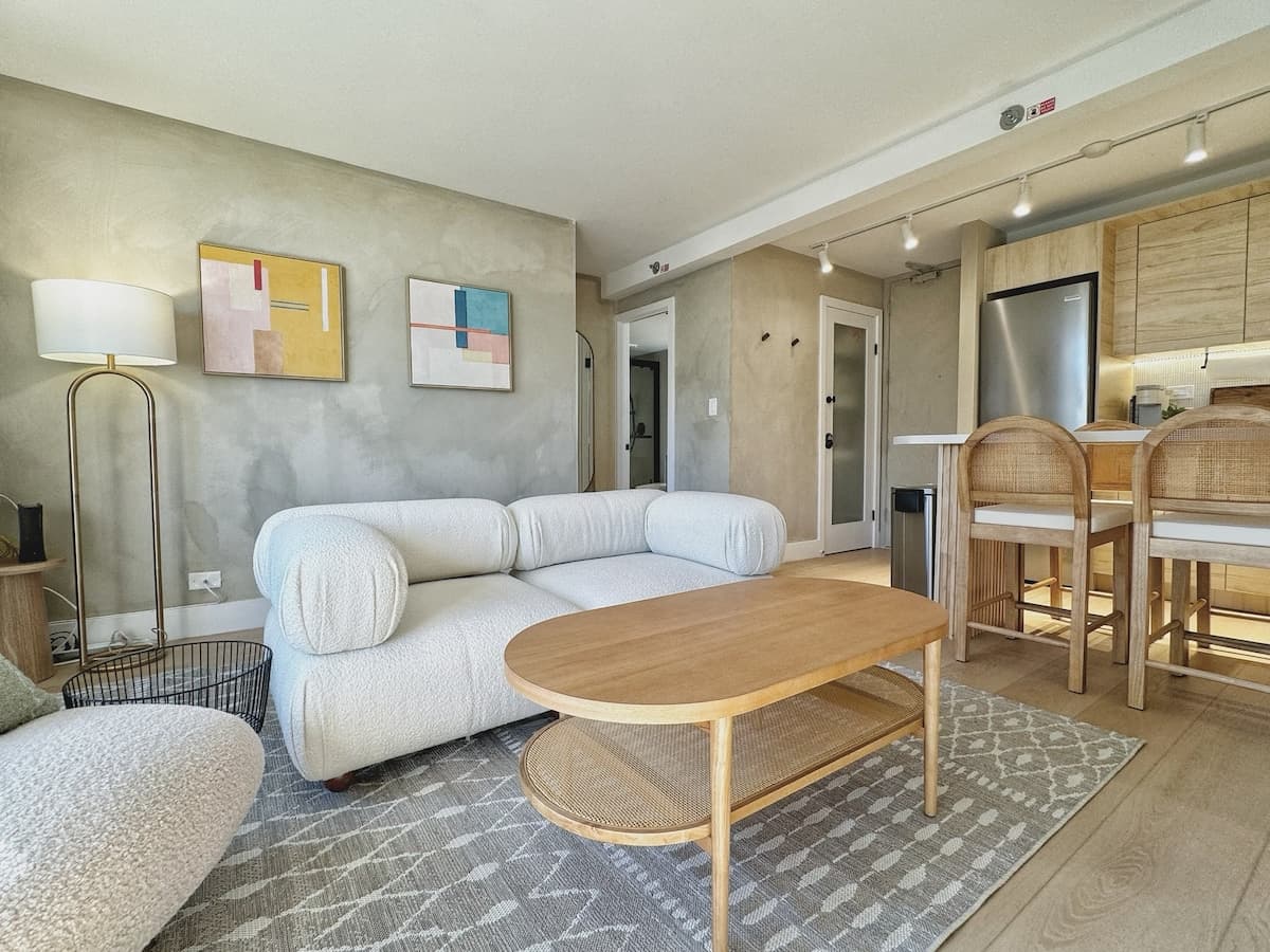 *Close to Beach Modern 1BR in Waikiki w/Parking* - Photo 2