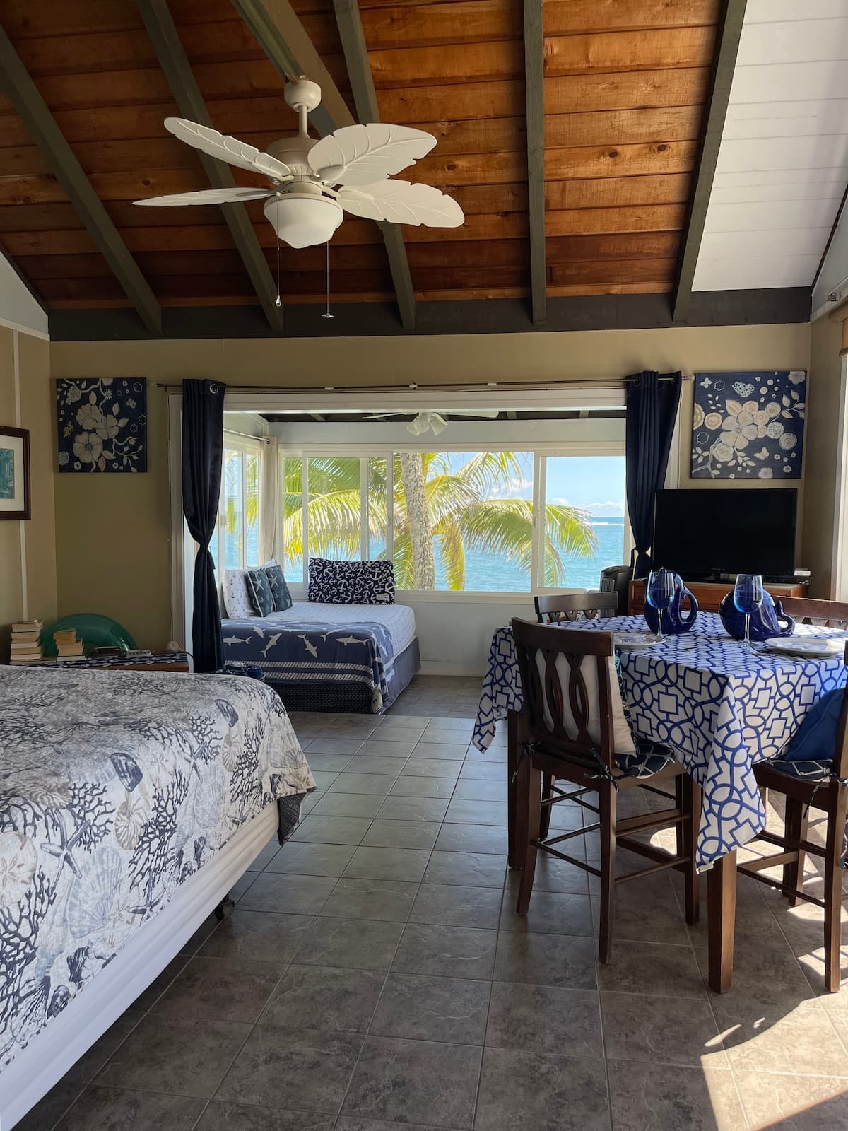 Aloha Beach Front Cottage - Photo 5