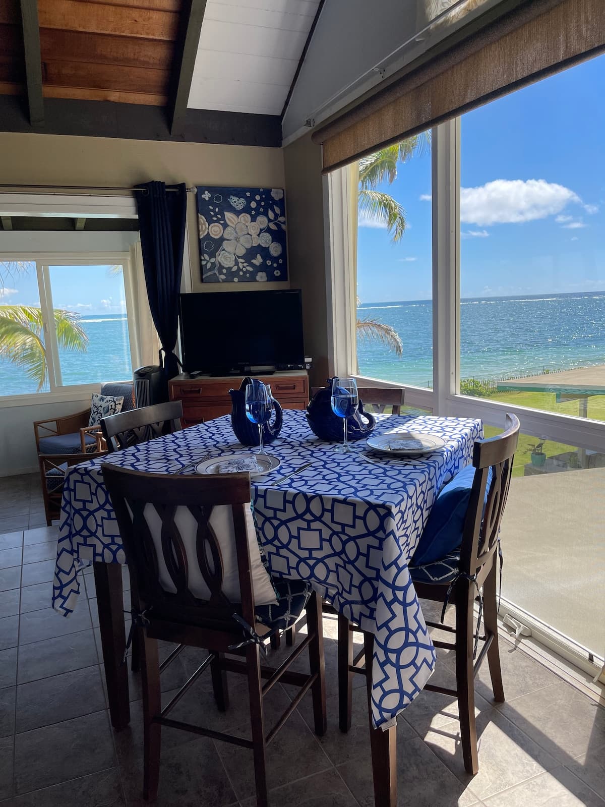Aloha Beach Front Cottage - Photo 3