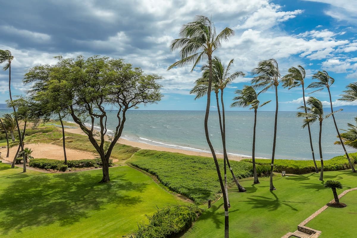 Beautiful Oceanfront Condo - Photo 1