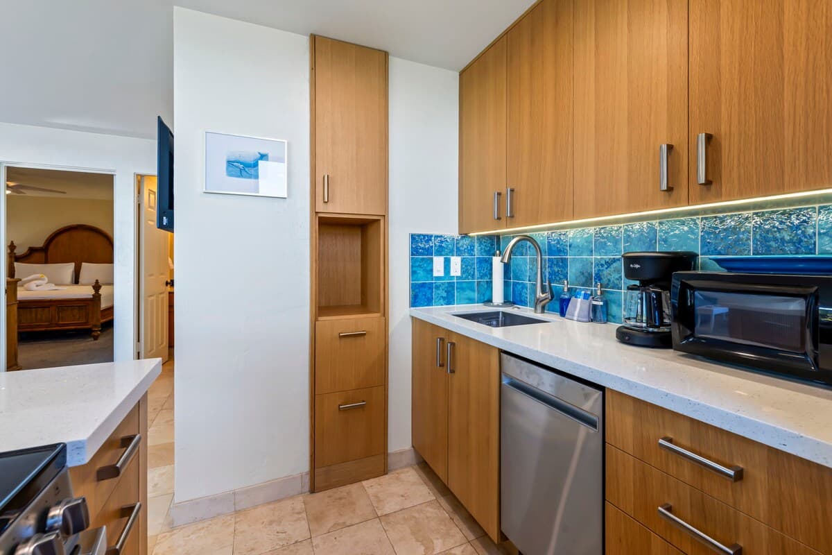 Condo in Kihei · ★5.0 · 1 bedroom · 1 bed · 2 baths - Photo 5