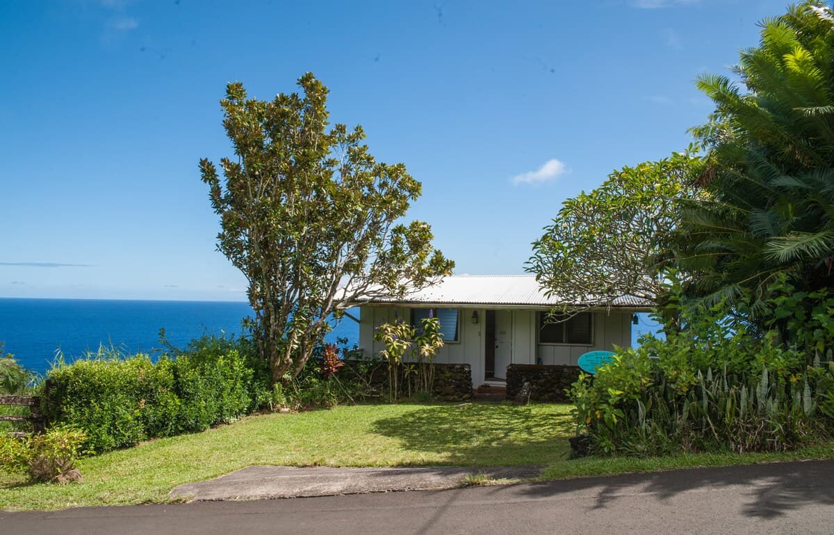 Home in Hana · ★4.94 · Studio · 1 bed · 1 bath - Photo 5