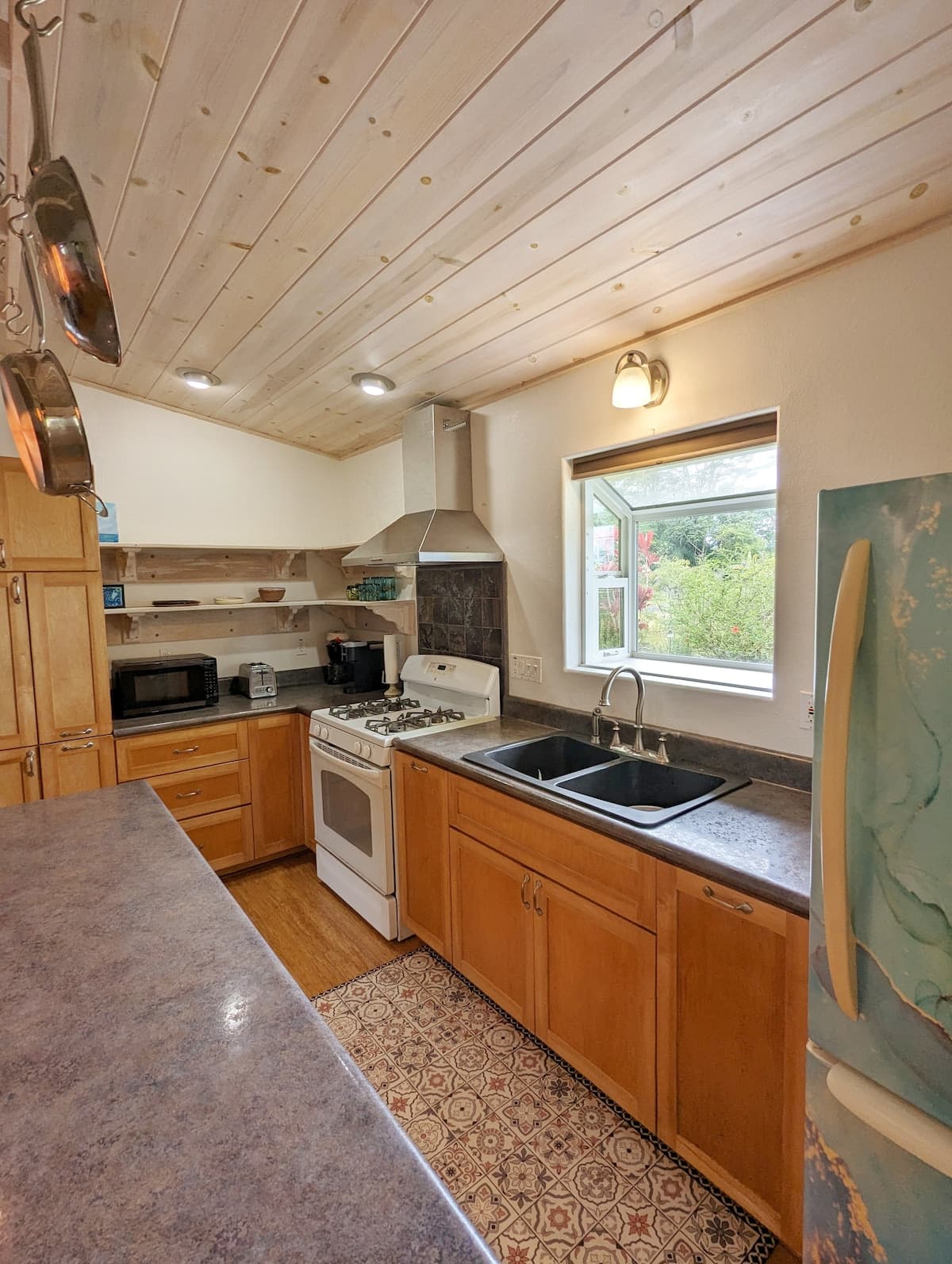Guesthouse in Keaau · ★4.95 · 1 bedroom · 2 beds · 1 bath - Photo 4