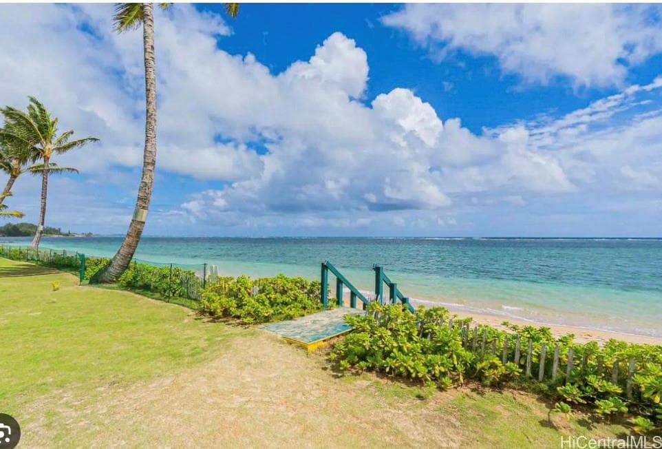 Condo in Hauula · ★4.93 · Studio · 4 beds · 1 private bath - Photo 3