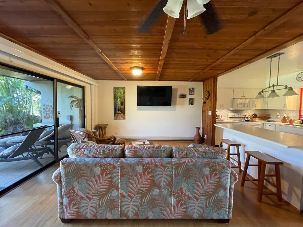 Condo in Kihei · ★5.0 · 1 bedroom · 2 beds · 1 shared bath - Photo 1
