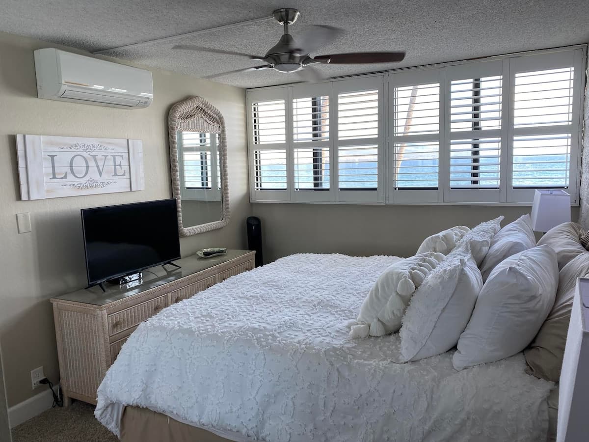 Condo in Wailuku · ★5.0 · 2 bedrooms · 3 beds · 2 private baths - Photo 1