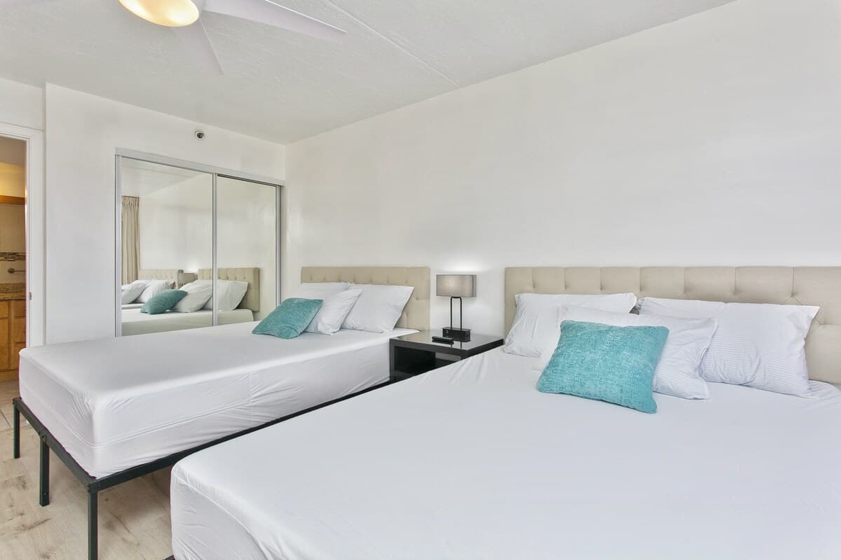 Condo in Honolulu · ★4.66 · 1 bedroom · 2 beds · 1 private bath - Photo 1