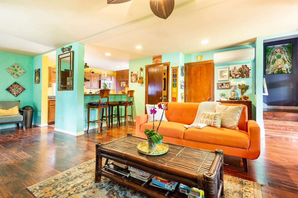 Home in Kailua-Kona · ★4.93 · 1 bedroom · 1 bed · 1.5 shared baths - Photo 4
