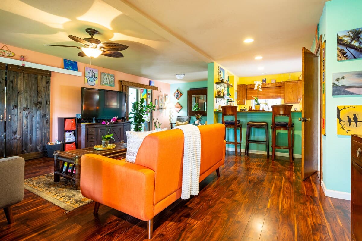 Home in Kailua-Kona · ★4.93 · 1 bedroom · 1 bed · 1.5 shared baths - Photo 5