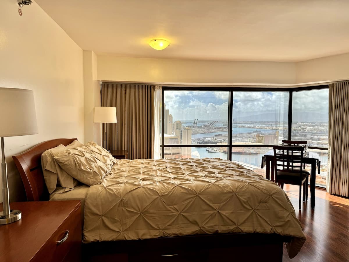 Elegant Ocean View Suite - Photo 1