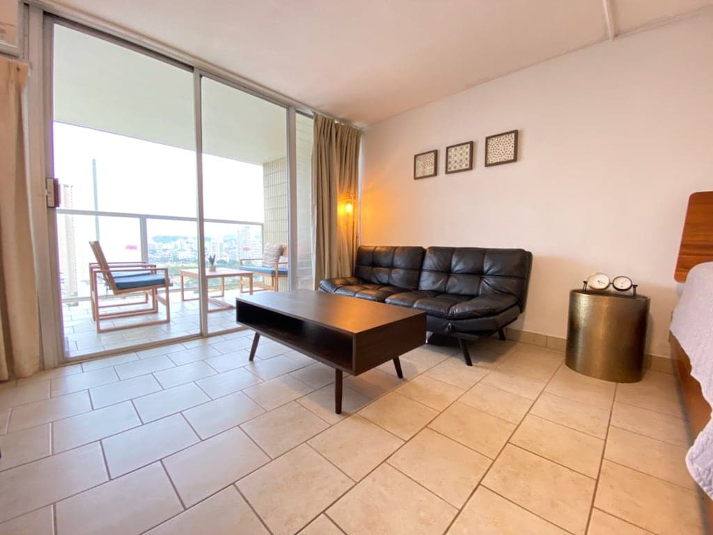 Bright Studio in Waikiki 25th FL - Photo 1