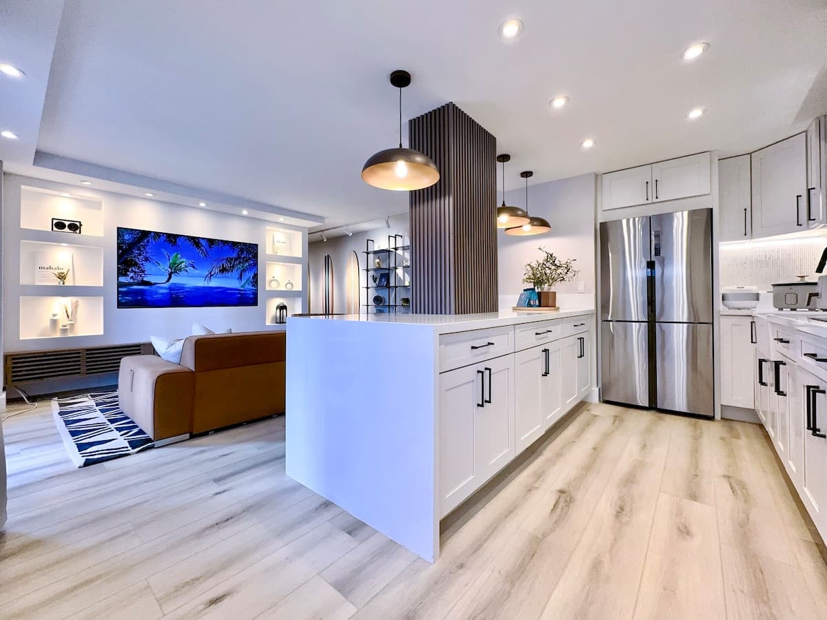 Ultra Modern-Waikiki Beach-Rare 2BR/2BTH/Parking! - Photo 5