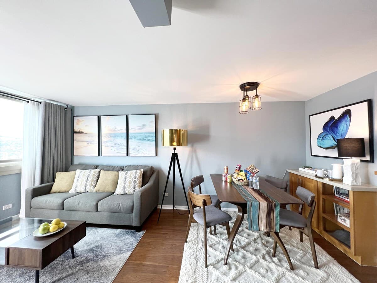 Center of Waikiki - 1 Bedroom 3 Queen Size Beds - Photo 4