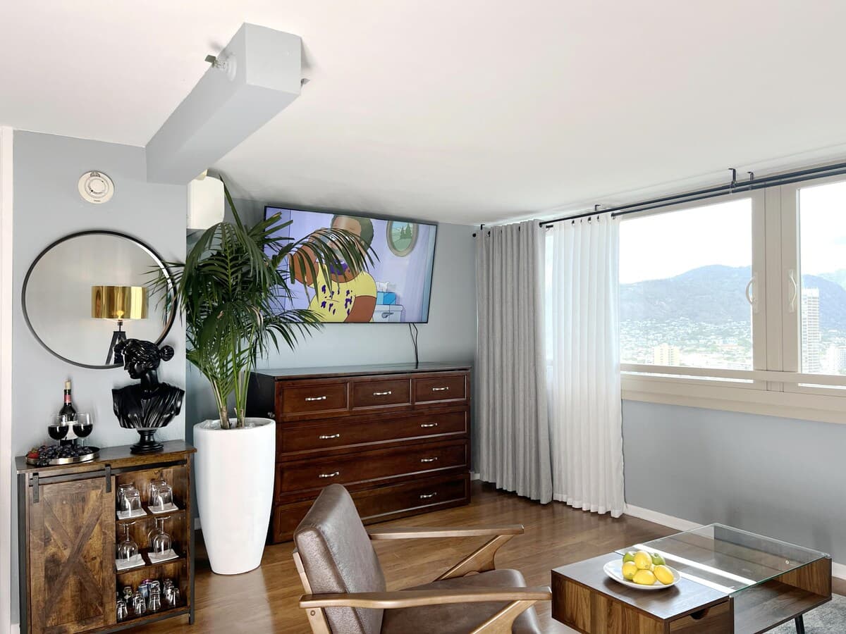Center of Waikiki - 1 Bedroom 3 Queen Size Beds - Photo 5