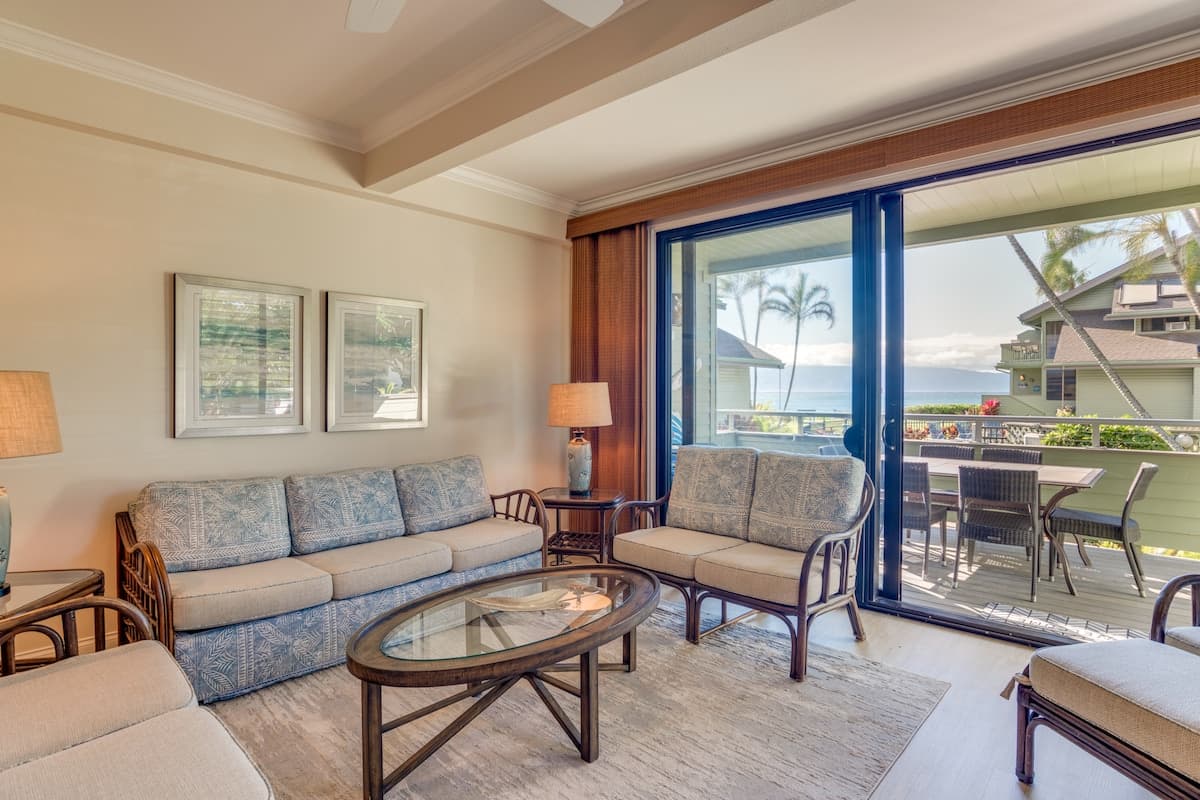 Home in Lahaina · ★5.0 · 3 bedrooms · 6 beds · 3 baths - Photo 2