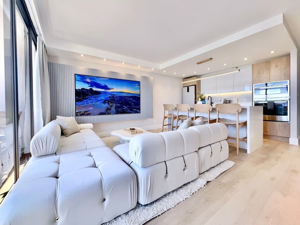 37F-Ultra Upscale Ocean View-Modern 1BR W/Parking! - Photo 2