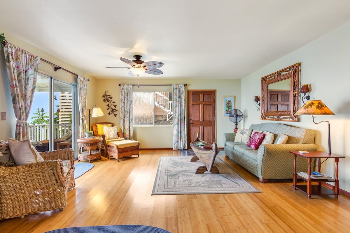 Home in Captain Cook · ★4.86 · 2 bedrooms · 3 beds · 1 shared bath - Photo 3