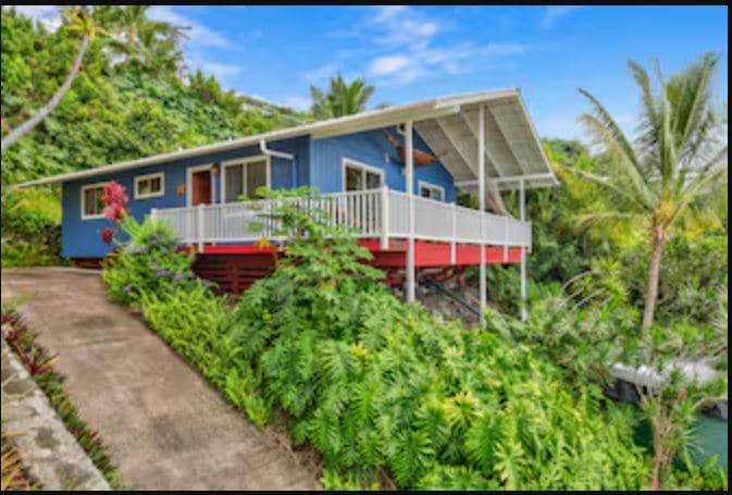 Home in Captain Cook · ★4.86 · 2 bedrooms · 3 beds · 1 shared bath - Photo 1