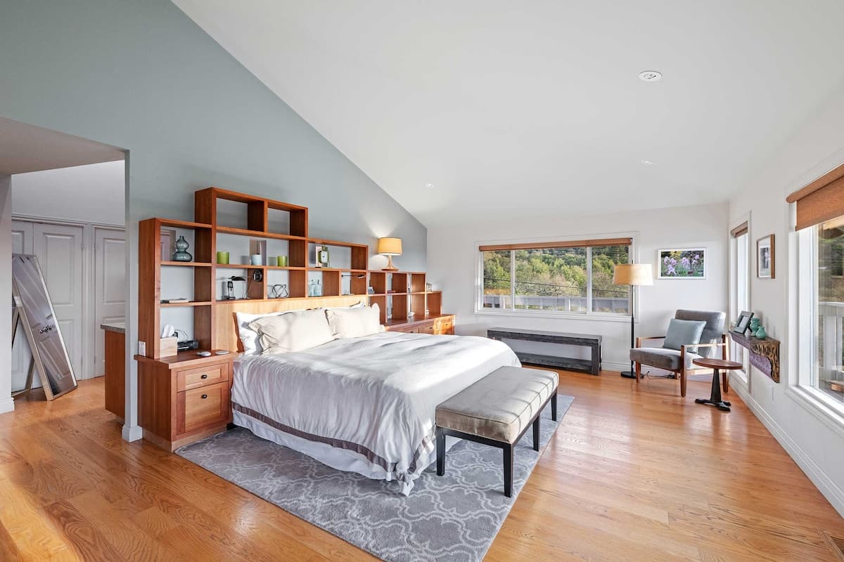 Mid-Century Vineyard Home with Pool & Sunset Views - Photo 2