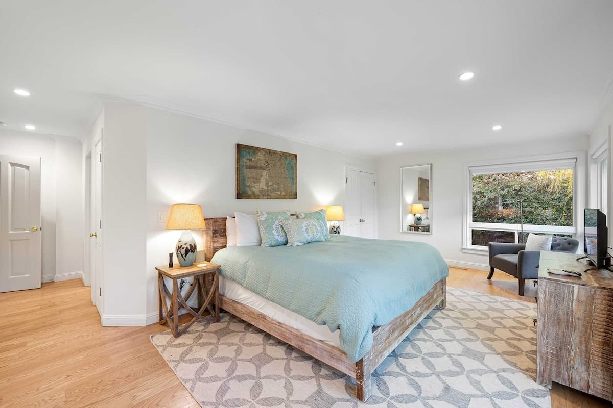 Mid-Century Vineyard Home with Pool & Sunset Views - Photo 1