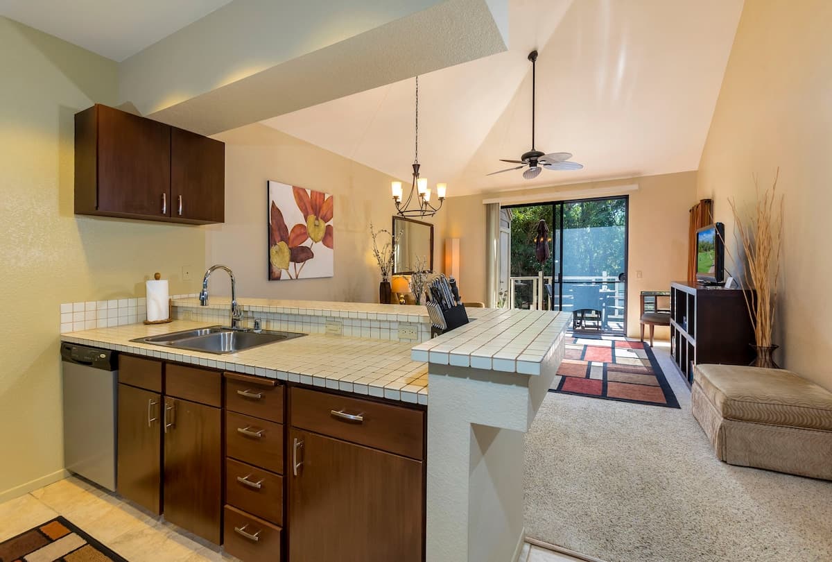 Condo in Wailea · ★4.71 · 1 bedroom · 2 beds · 1 shared bath - Photo 5