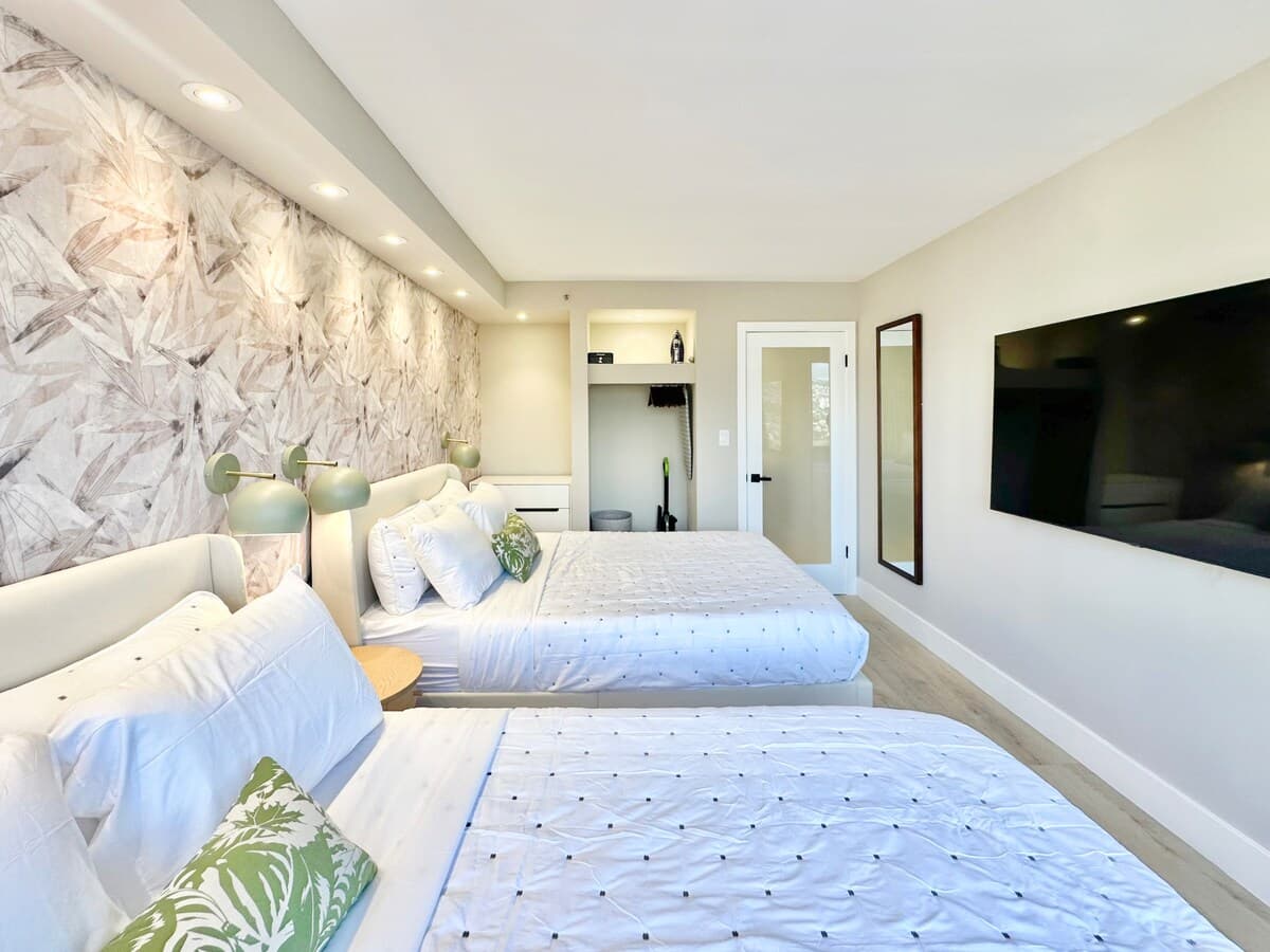 17F-Beautiful & Upscale-Waikiki Beach 1BR/Parking~ - Photo 2