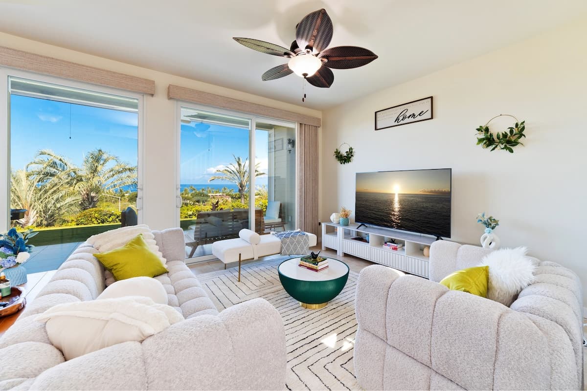 Townhouse in Kailua-Kona · ★5.0 · 3 bedrooms · 3 beds · 2.5 baths - Photo 2