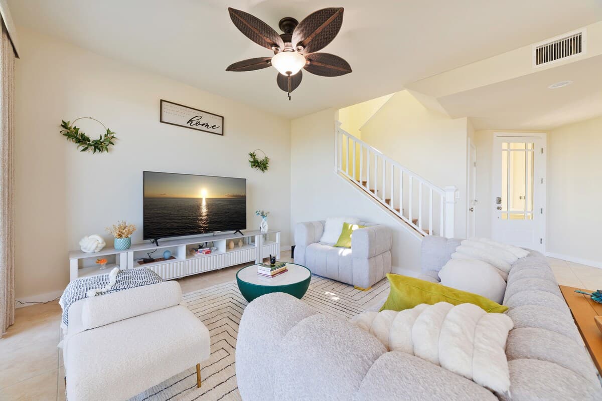 Townhouse in Kailua-Kona · ★5.0 · 3 bedrooms · 3 beds · 2.5 baths - Photo 3