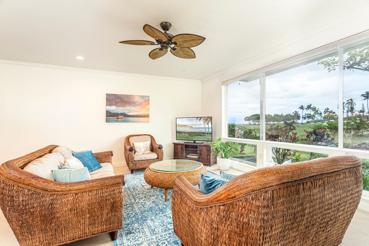 Tranquil, Spacious 1-BD 1-BA, AC, Pool, Hot Tub - Photo 2