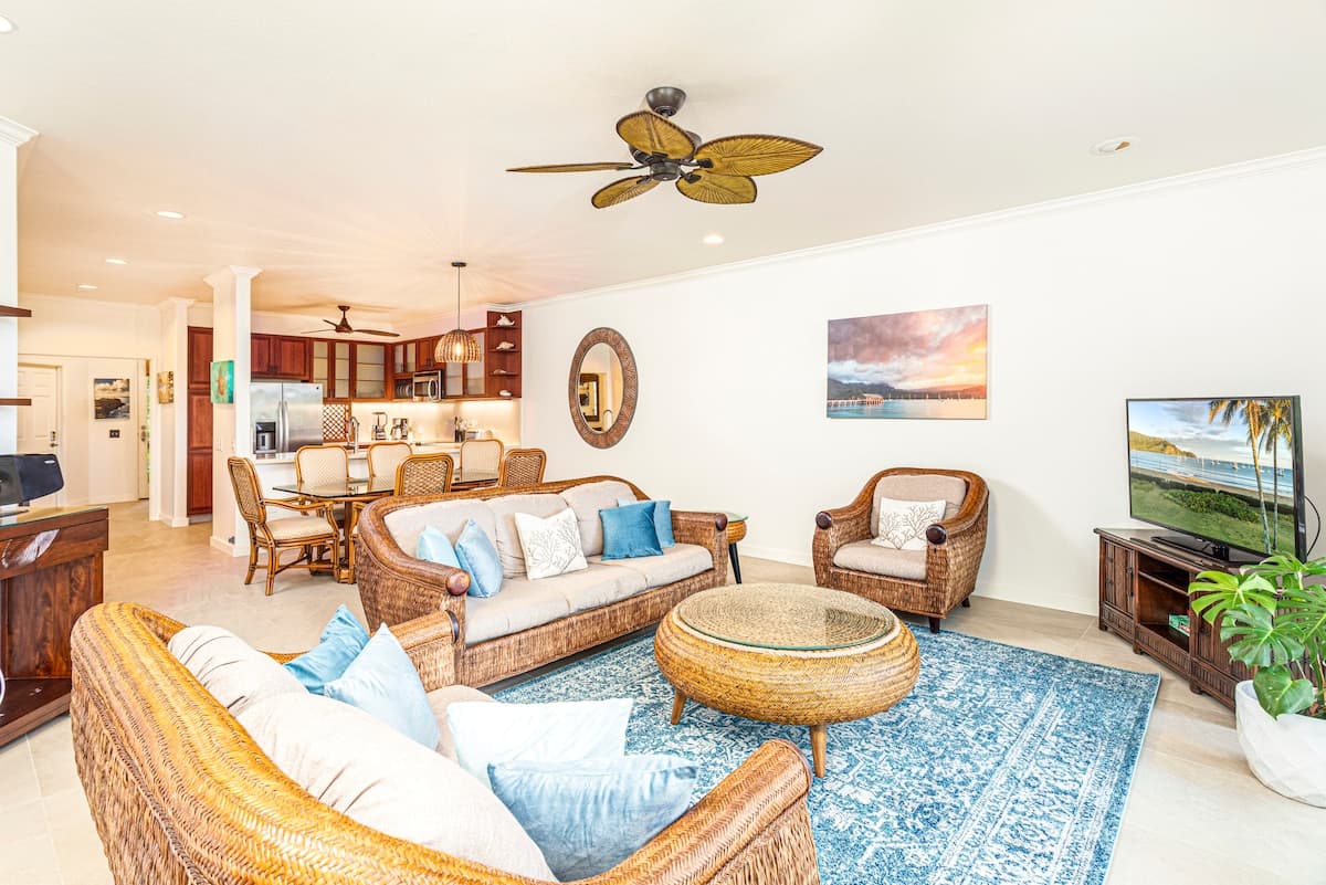 Tranquil, Spacious 1-BD 1-BA, AC, Pool, Hot Tub - Photo 1