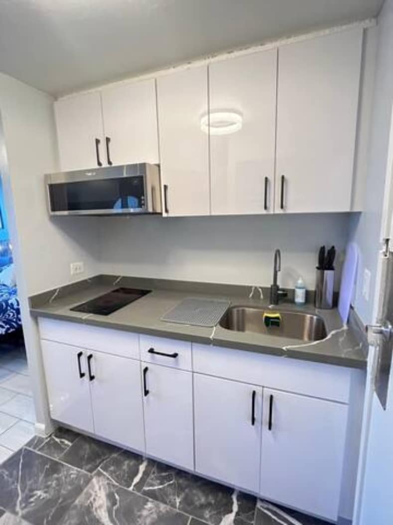 Condo in Honolulu · ★4.67 · 1 bedroom · 2 beds · 1 private bath - Photo 1