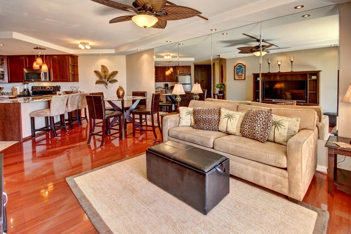ELEGANTOcean+Sunset Retreat, A/C, Central, Parking - Photo 1