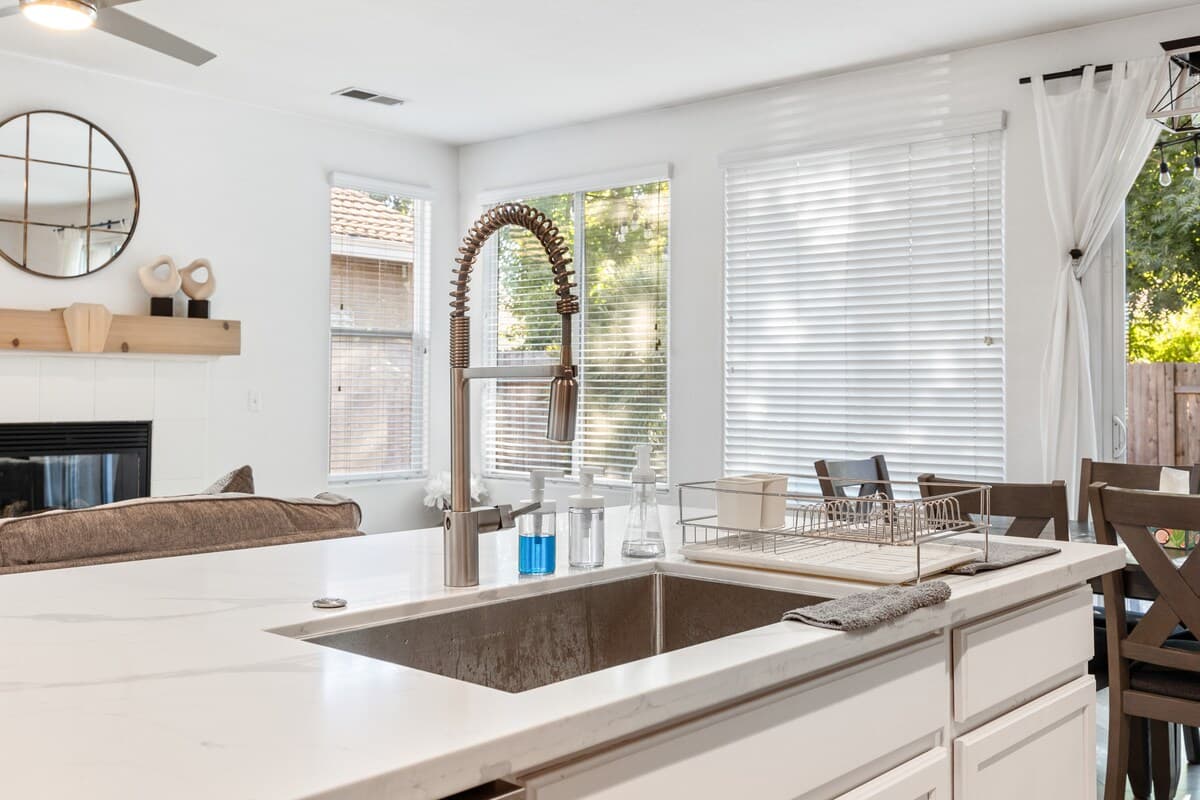 Spacious Sacramento Home Near Airport & Downtown - Photo 5