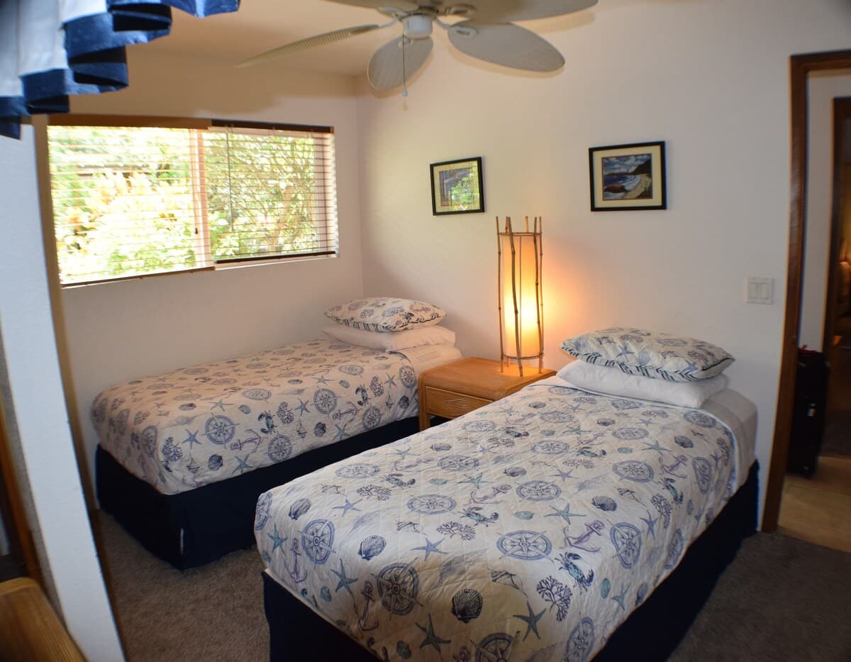 Condo in Kailua-Kona · ★4.89 · 2 bedrooms · 3 beds · 2 shared baths - Photo 1
