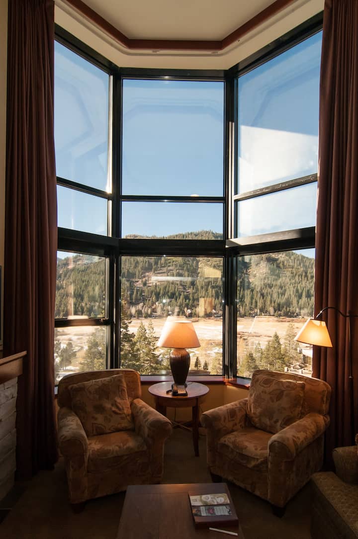 Ski-In/Ski-Out Penthouse at Everline Resort - Photo 4