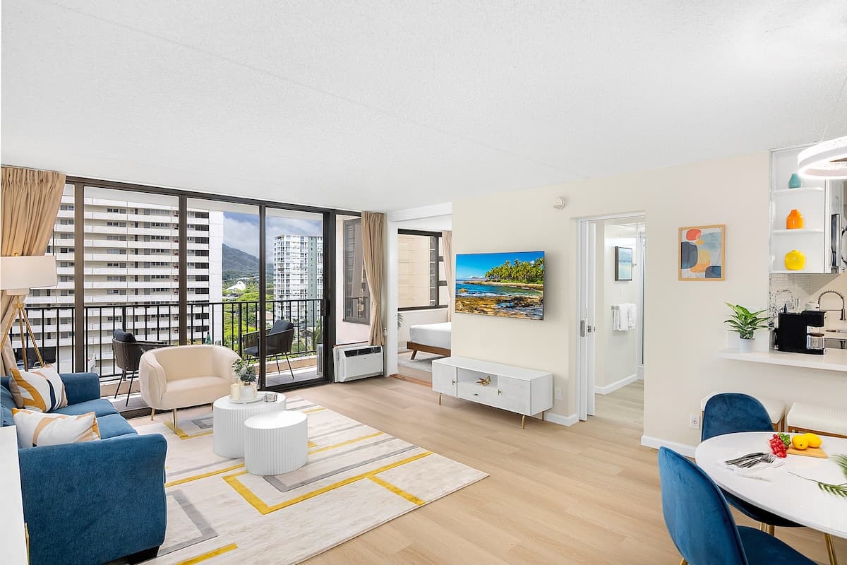 Condo in Honolulu · ★4.86 · 1 bedroom · 2 beds · 1 private bath - Photo 1